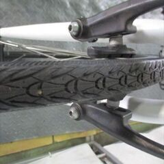 Ｄ534　★16800円★整備済み スポーツ中古自転車 【クロスバイク　白　46ｃｍ】