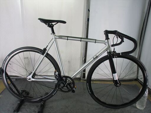 Ｄ547★77000円★整備済み スポーツ中古自転車 Fuji　TRACK　ARCV【ピストバイク　ポリッシュシルバー　55ｃｍ】