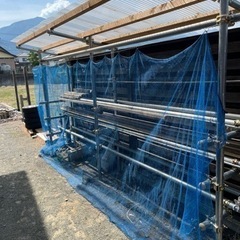 メダカ飼育用棚　　　自転車置き場
