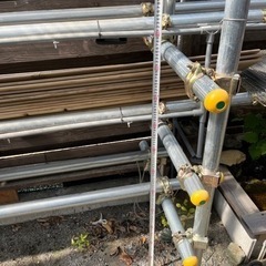 メダカ飼育用棚　　　自転車置き場
