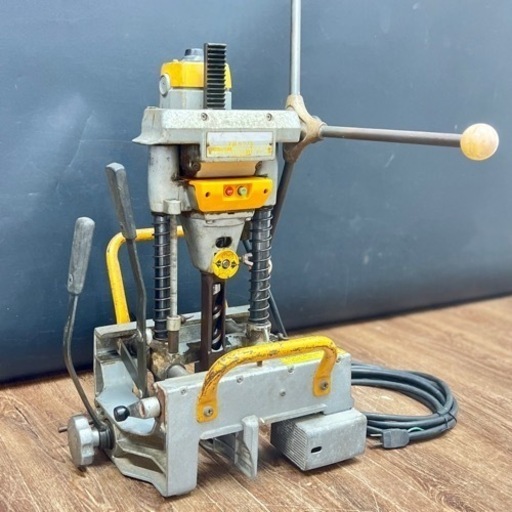 ○動作品 マキタ 手動カクノミ 角ノミ 電気角のみ ホゾ カマ アリ 30mm角穴 木工 makita 7303 100V 50/60Hz 中古品 ジモティ姫路 I4