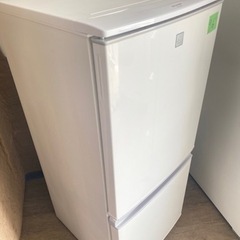 ９６　2019年式 北九州市内配送無料 シャープ 137L 2ドアノンフロン冷蔵庫 keyword キーワードホワイト SJ14E7KW