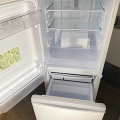 ９６　2019年式 北九州市内配送無料 シャープ 137L 2ドアノンフロン冷蔵庫 keyword キーワードホワイト SJ14E7KW