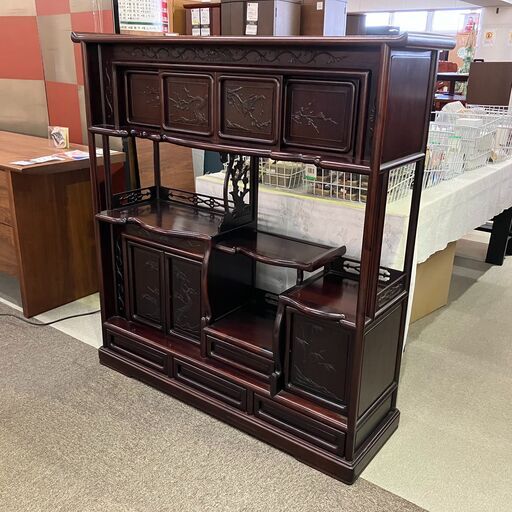 岐阜店限定飾り棚 CT-4 WM 松竹梅彫 総花梨 和テイスト ※引き戸は両面使用可能です 展示品現状販売（キズ）