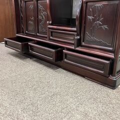 🌟岐阜店限定🌟飾り棚 CT-4 WM 松竹梅彫 総花梨 和テイスト ※引き戸は両面使用可能です 展示品現状販売（キズ）