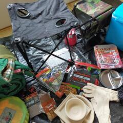 【成約】キャンプ道具の一部分、クーラー、寝袋、新品テーブル他