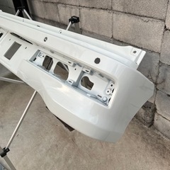 車のバンパー　　車の部品