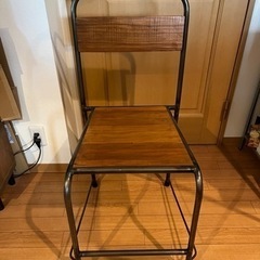 木の椅子 2脚