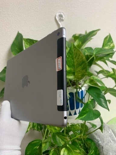 iPad 5世代  32GB SIMフリー グレー