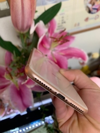 iPhone8 Plus 64GB SIMフリー Gold