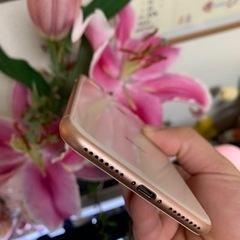 iPhone8 Plus 64GB SIMフリー Gold