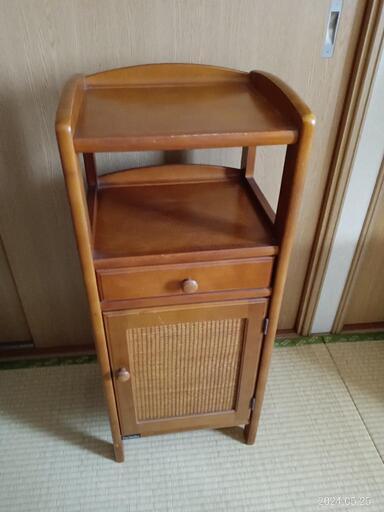 カリモク家具。