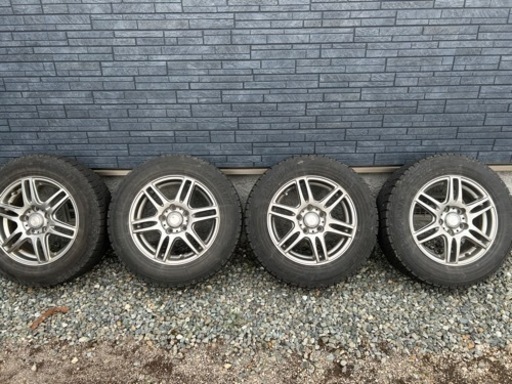 スタッドレスタイヤ  195/65R15