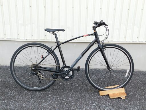 店内でも中古自転車多数販売中!　見に来てください　クロスバイク　momentum　iNEED　モーメンタム　SHIMANO TOURNEY　3×7速　700×32C　ブラック　人気良品!　早い者勝ち!　状態は全体的に極めて良好!　m8