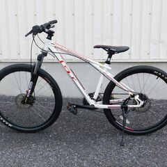 GT AVALANCHE4.0 MTB ハードテイル SHIMANOAlivio 3×8速 Tires26 フロントサスペンション ディスクブレーキ AluminumFrame 車体極めて良好 自624