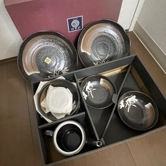 落ち着いた雰囲気の陶器（食器）