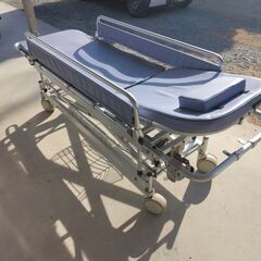 ストレッチャー(担架救急介護)