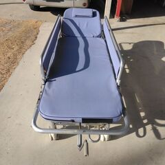 ストレッチャー(担架救急介護)