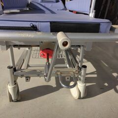 ストレッチャー(担架救急介護)