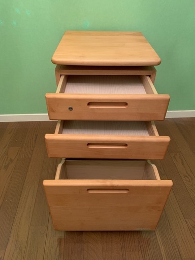 値下げ13,000円】学習デスク/昇降式三段ワゴンアールチェスト(鍵付