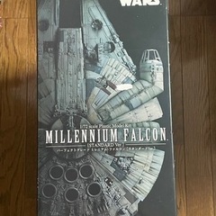 スターウォーズ ミレニアムファルコン 1/72スケール プラモデル　