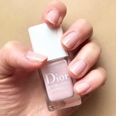 Dior ネイルエナメル スノーピンク