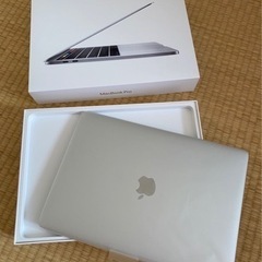 Apple MacBook Pro、ほぼ新品