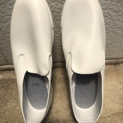 【20％OFF❣️】白のビニール製の靴