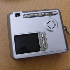 富士フイルム FINEPIX 50i コンパクトデジタルカメラ FUJIFILM シルバー 本体のみ 純正ストラップ バッテリー付属 現状品 札幌 手稲