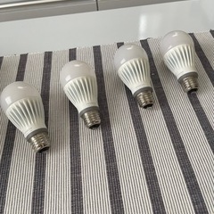 ◾️(取引予定者決定済み)HITACHI、暖色LED電球60w4...