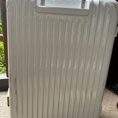 白いスーツケース　4〜5泊用　取っ手難あり 中側綺麗
