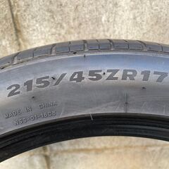 215/45R17 ラジアルタイヤ