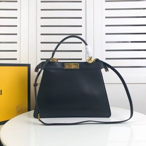 フェンディ FENDI ショルダーバッグ ブラック
