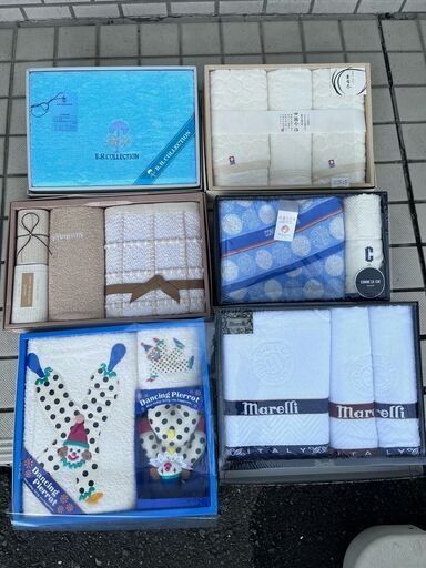 ギフト品 贈答品 約50個 タオル 寝具 など 貿易や輸出にどうぞ！古物  