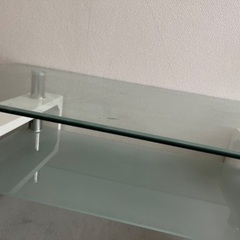 透明のテーブルです
