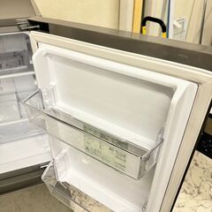  17926  AQUA 一人暮らし2D冷蔵庫 2021年製 126L ◆大阪市内・東大阪市他 6,000円以上ご購入で無料配達いたします！◆ ※京都・高槻・枚方方面◆神戸・西宮・尼崎方面◆生駒方面、大阪南部方面　それぞれ条件付き無料配送あり！            