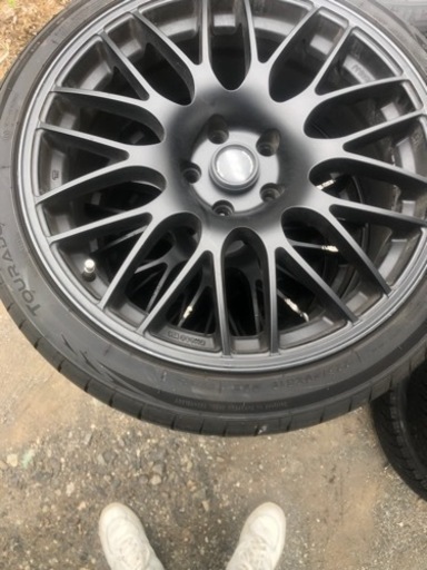 車のパーツ タイヤ、ホイール