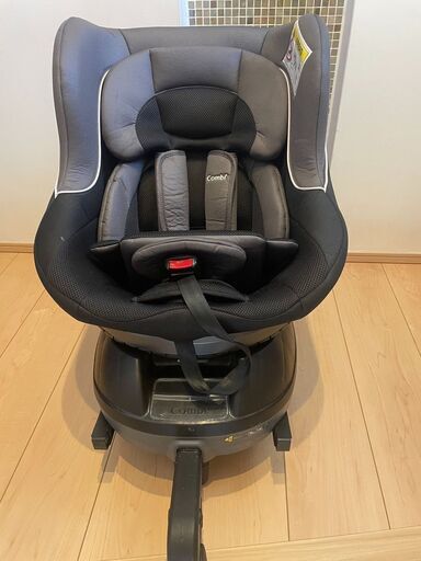 COMBI チャイルドシート コンビ　中古　ISOFIX