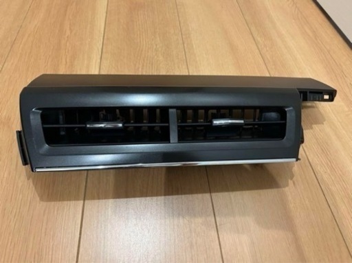 プリウスアルファー　　センターエアコン吹き出し口