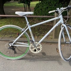 自転車　クロスバイク　26インチ　ホワイト/グリーン　