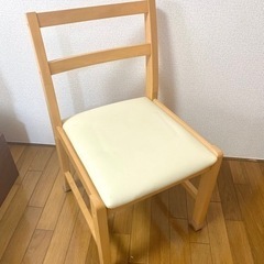 椅子(ふたつあります)