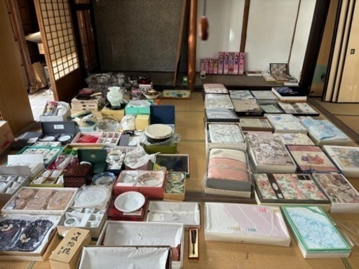 食器、毛布、小物贈答品大量