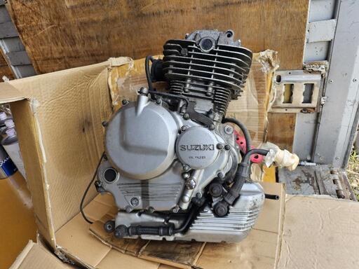 スズキ　グース350　エンジン