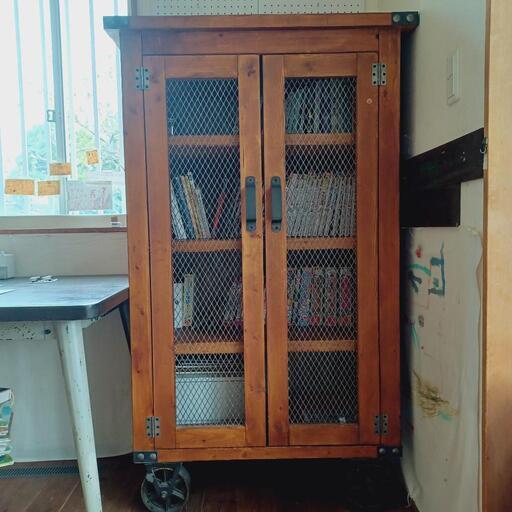 家具 アンティーク調 キャビネット 本棚 車輪付き