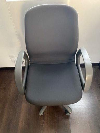 決まりました\n☆家具 オフィス用家具 いす　回転式
