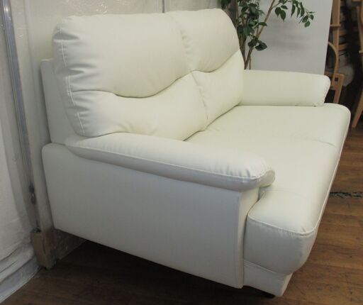 R521 NITORI コンパクトアイボリー色 2Pソファ、二人かけソファ、合皮