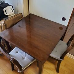 ダイニングテーブル（椅子2脚付き）