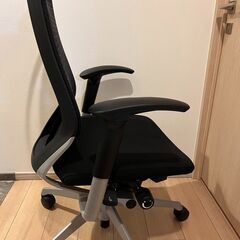 オカムラ 】バロンチェア ブラックボディ