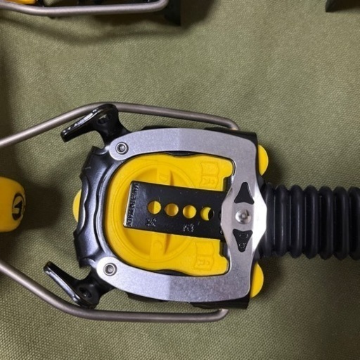 決まりました】 Amazon25812円 登山12本爪アイゼン GRIVEL