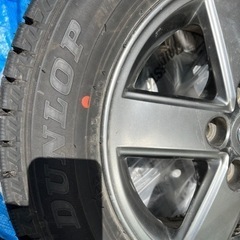 最終
値下げ↓ダンロップ　スタッドレスタイヤ　ホイール付き